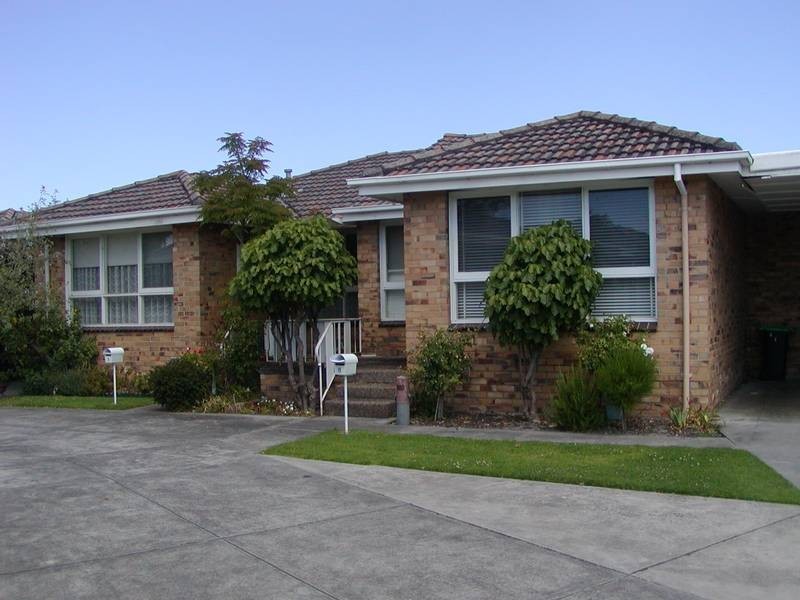 8/4 GIPPS AVENUE, Mordialloc VIC 3195