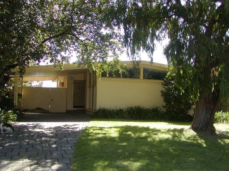 99 ALBANY CRESCENT, Aspendale VIC 3195