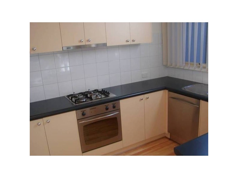 10/3 MANIKATO AVENUE, Mordialloc VIC 3195