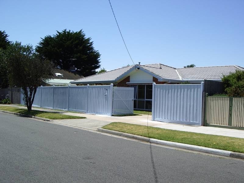 2/76 RAE AVENUE, Edithvale VIC 3196