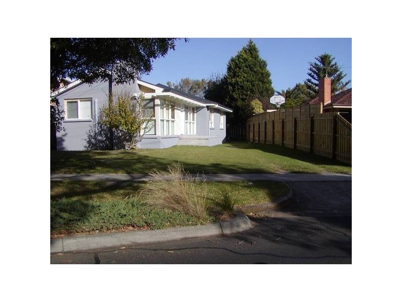 62 LOCHIEL AVENUE, Edithvale VIC 3196