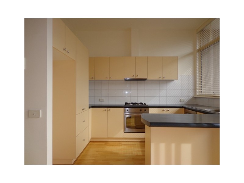 11/3 MANIKATO AVENUE, Mordialloc VIC 3195