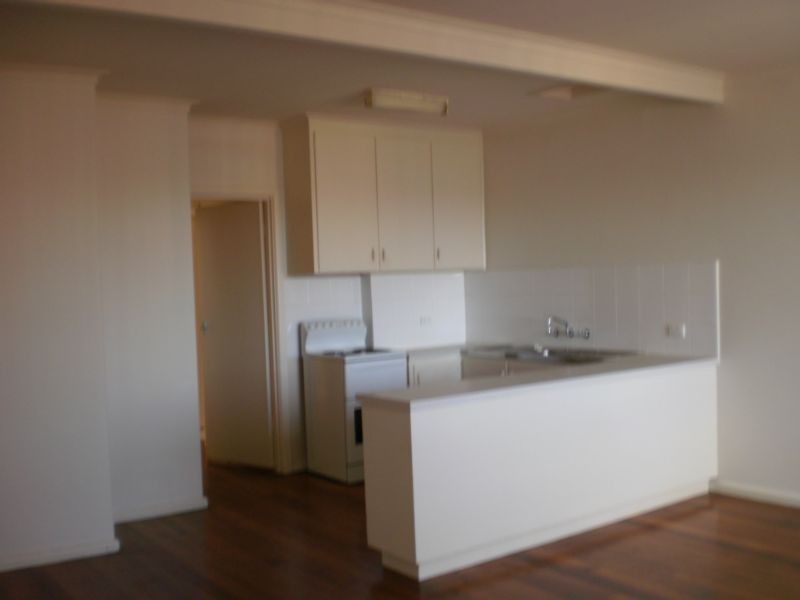 2/574 MAIN STREET, Mordialloc VIC 3195