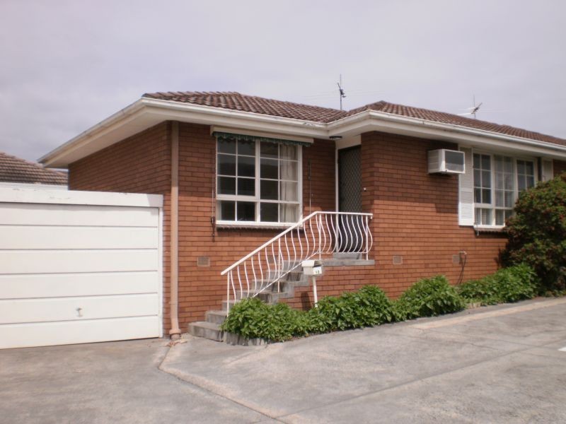12/18 WARRIGAL ROAD, Parkdale VIC 3195