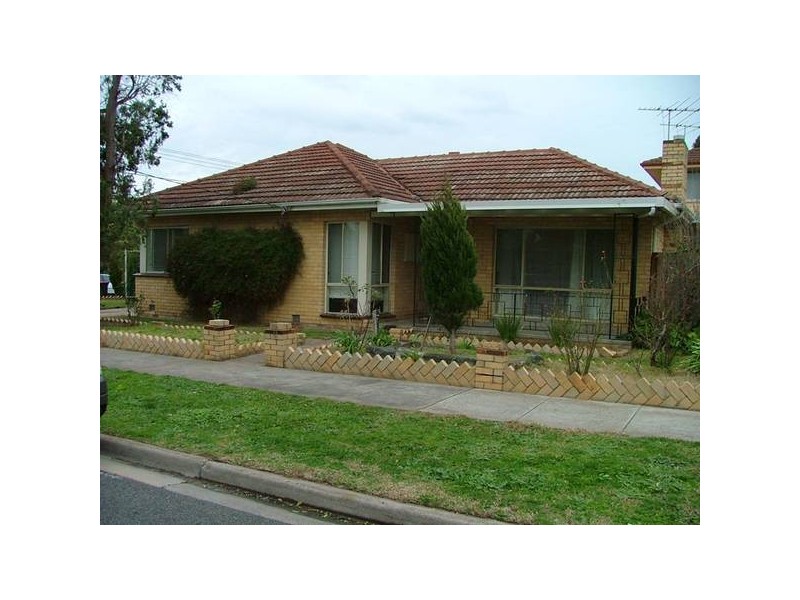 ROSEWARNE AVENUE, Cheltenham VIC 3192