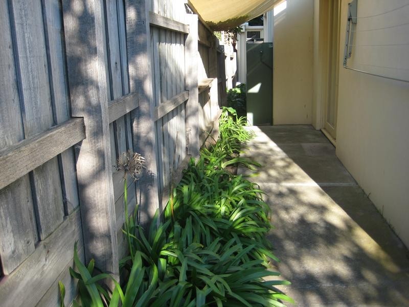 2/7 GENOA STREET, Parkdale VIC 3195