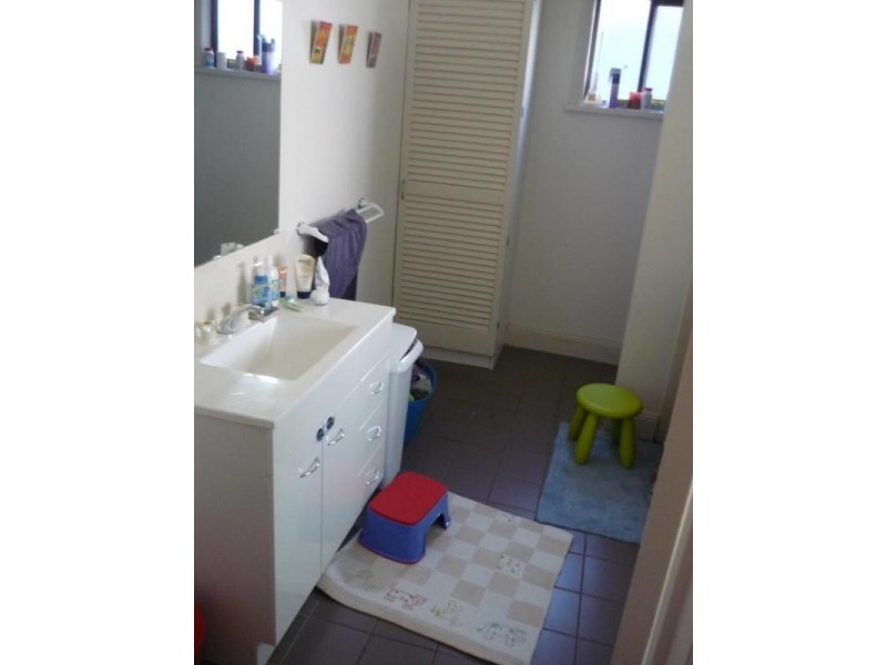 8 OWEN STREET, Mordialloc VIC 3195