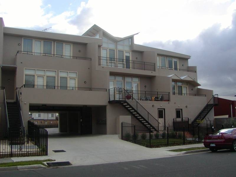 12/3 MANIKATO AVENUE, Mordialloc VIC 3195