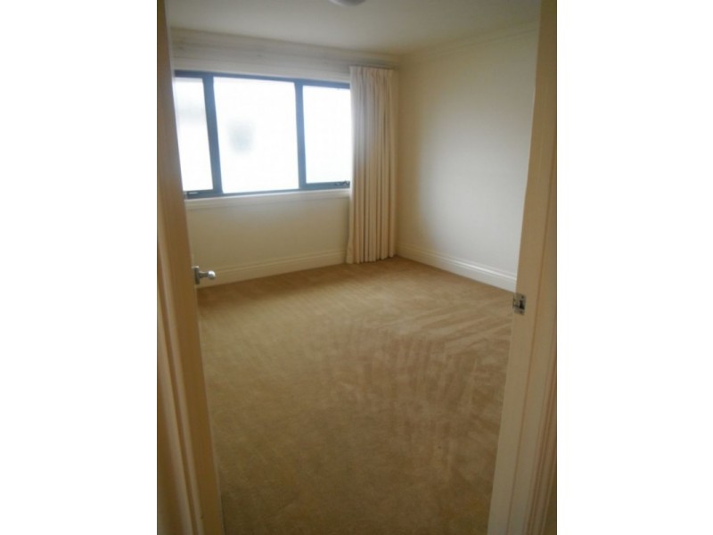 18 WATERSIDE DRIVE, Waterways VIC 3195