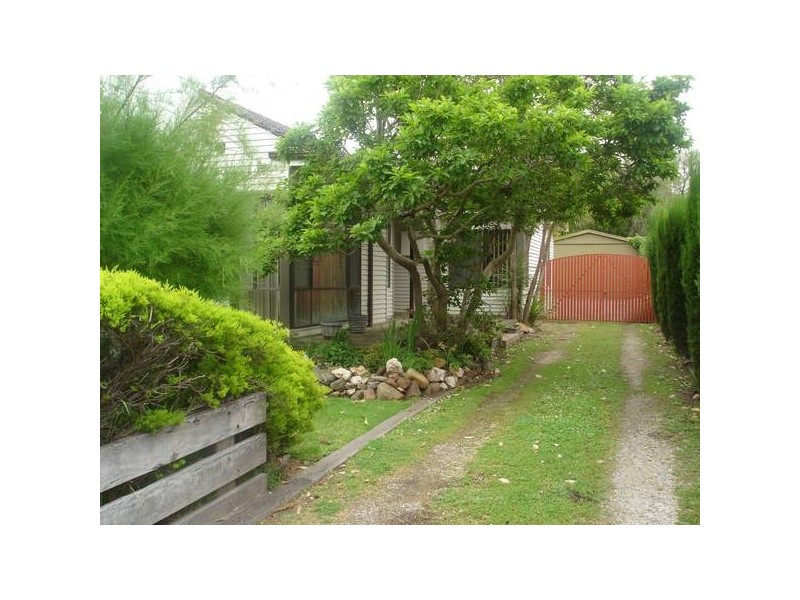 17 LUCKINS ROAD, Bentleigh VIC 3204