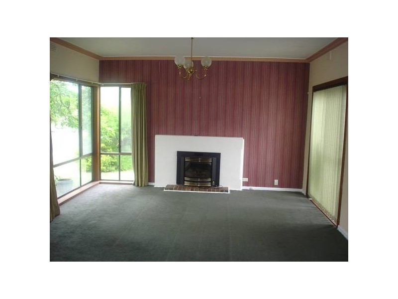 17 LUCKINS ROAD, Bentleigh VIC 3204