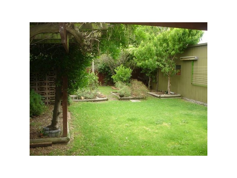 17 LUCKINS ROAD, Bentleigh VIC 3204