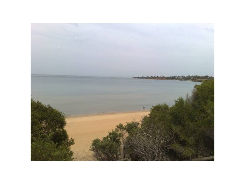 8/60 BEACH ROAD, Mentone VIC 3194