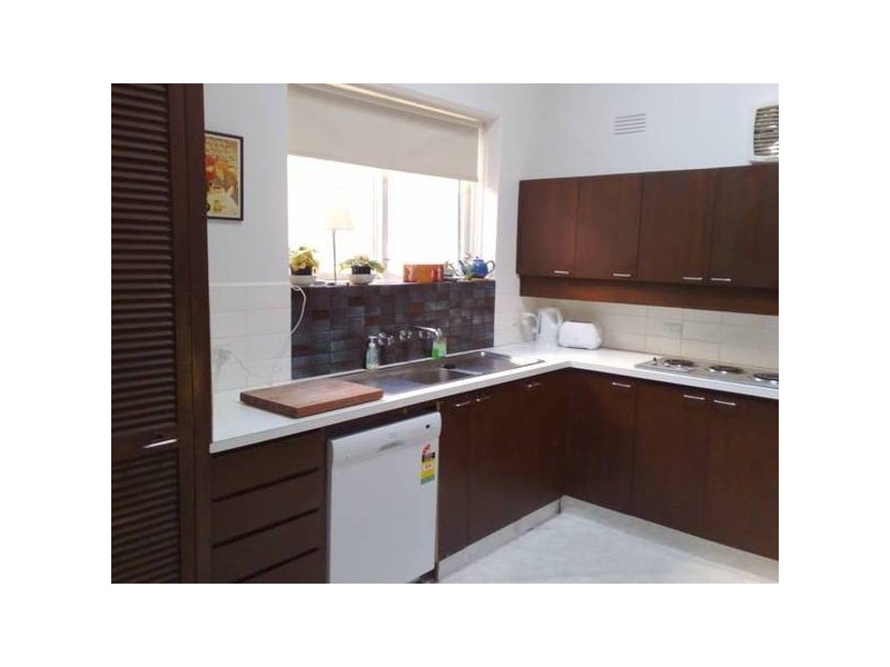 8/60 BEACH ROAD, Mentone VIC 3194