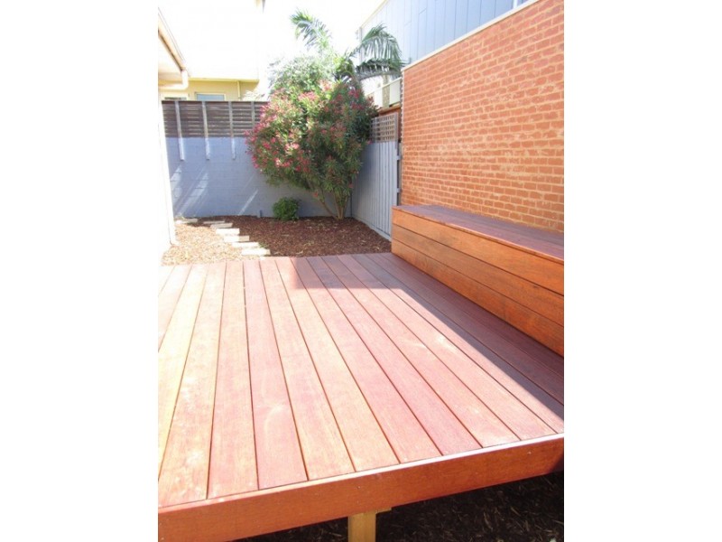 2/3 RENNISON STREET, Parkdale VIC 3195