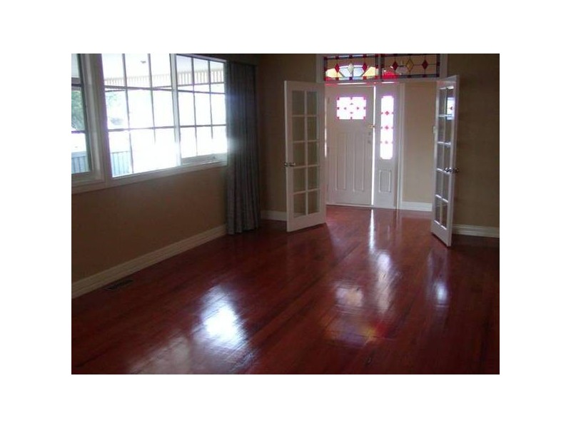 15 ASHMORE AVENUE, Mordialloc VIC 3195