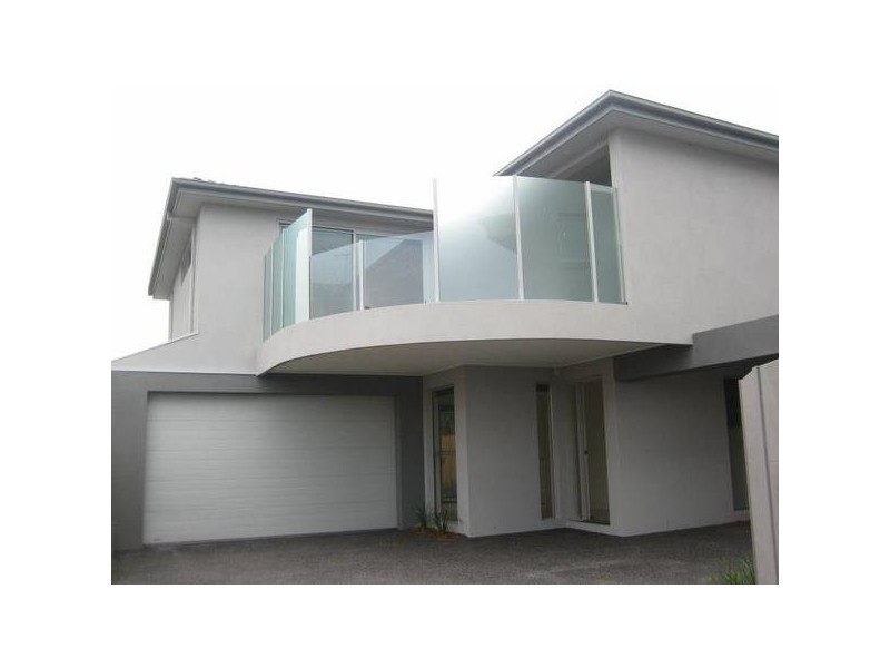 2/52 BEACH ROAD, Mentone VIC 3194