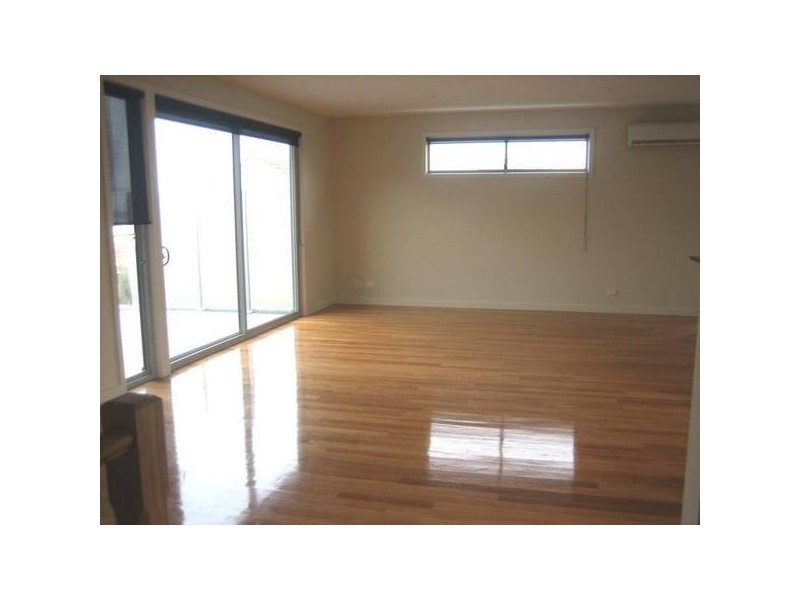 2/52 BEACH ROAD, Mentone VIC 3194