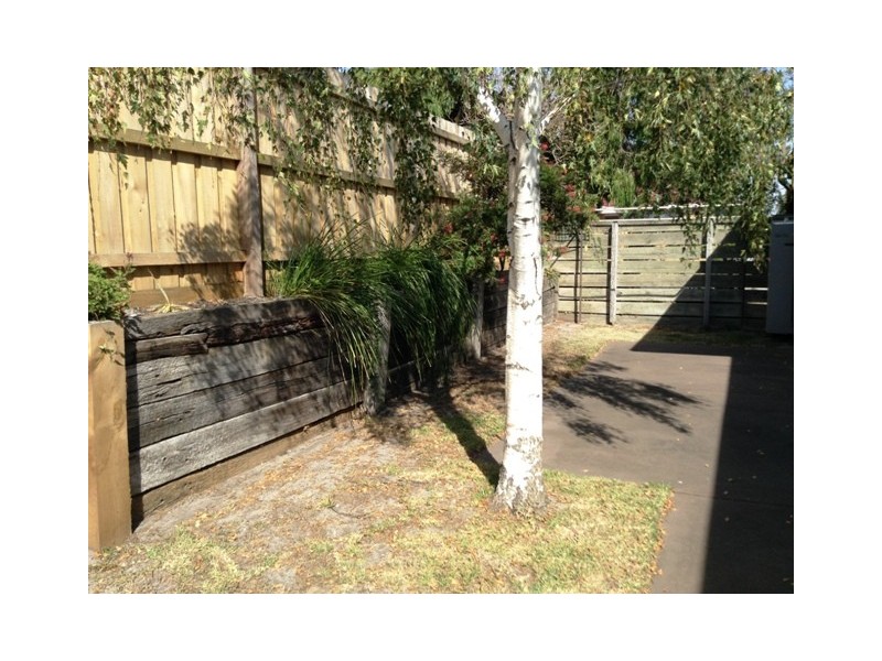 1/2 LABURNUM STREET, Parkdale VIC 3195