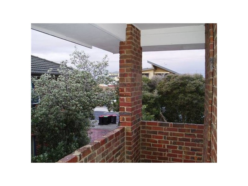 2/8-10 TURAKINA AVENUE, Edithvale VIC 3196