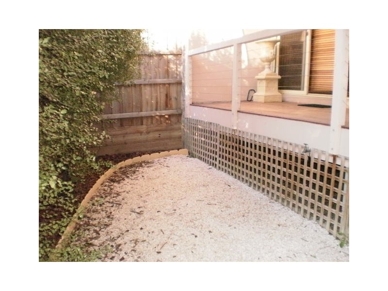 4/3 MANIKATO AVENUE, Mordialloc VIC 3195