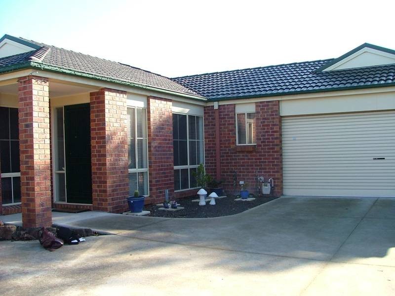 2/7 EAST ROAD, Seaford VIC 3198