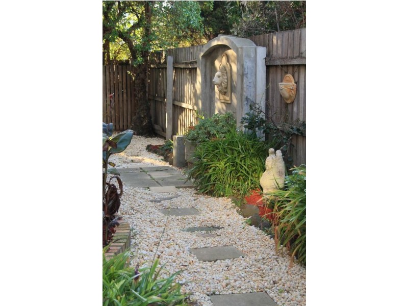 3/8 BANK ROAD, Edithvale VIC 3196