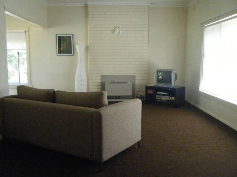 12 DOWNS ROAD, Seaford VIC 3198