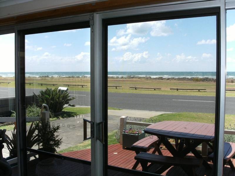 Indented Head VIC 3223