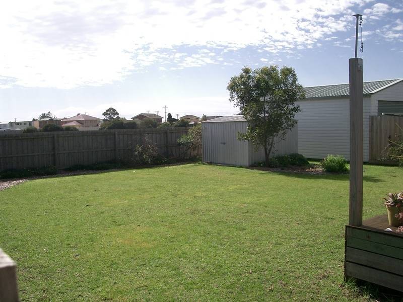 1 Coach Road, Indented Head VIC 3223