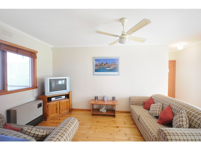 8 Flinders Street, Indented Head VIC 3223