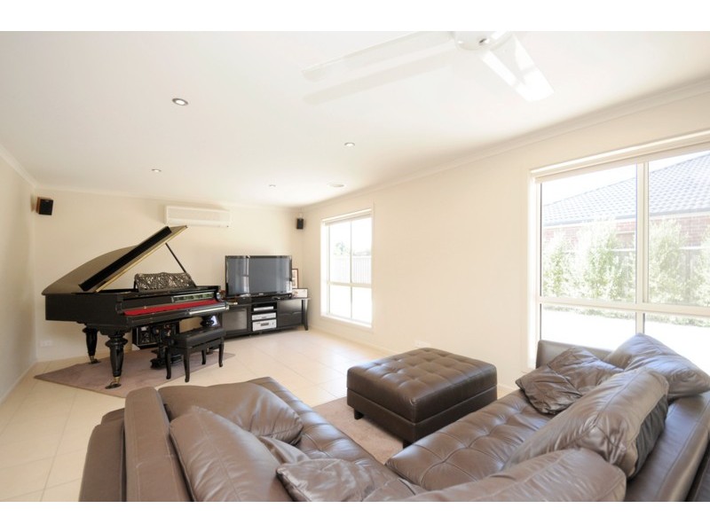 3 Waterhouse Court, Indented Head VIC 3223