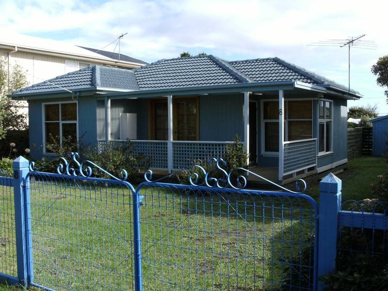 8 Flinders Street, Indented Head VIC 3223