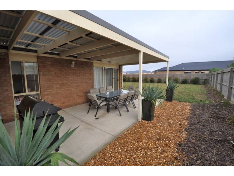 9 Ethereal Drive, Indented Head VIC 3223