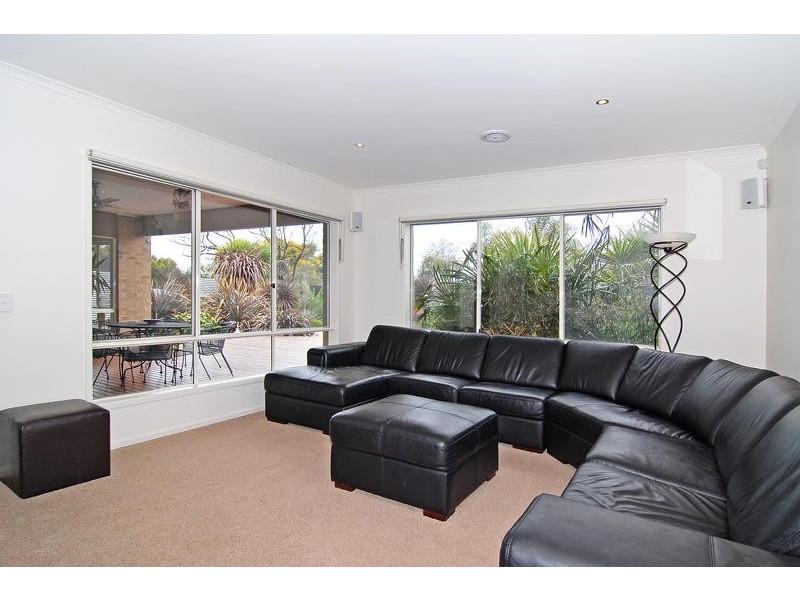 33 Glenrana Drive, Indented Head VIC 3223