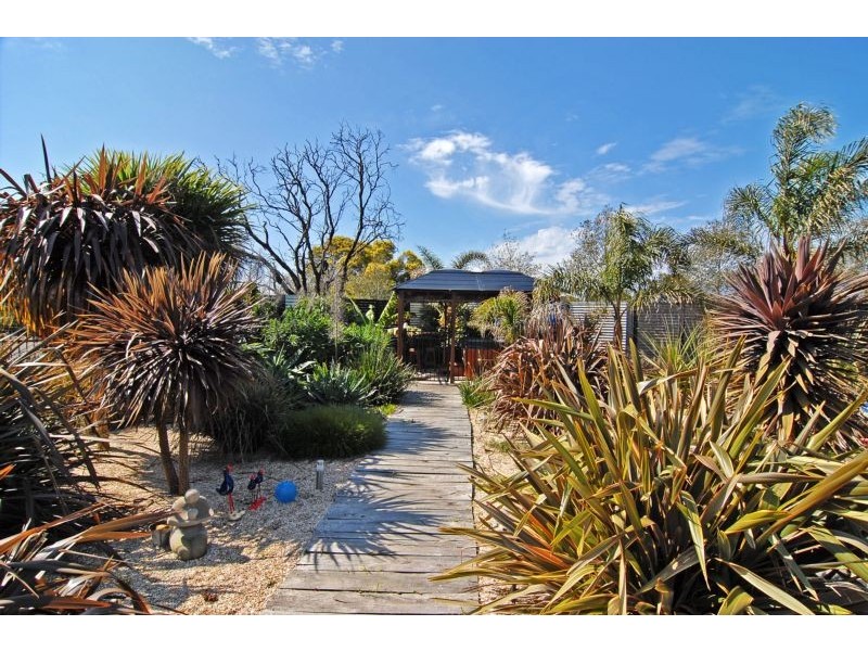 33 Glenrana Drive, Indented Head VIC 3223