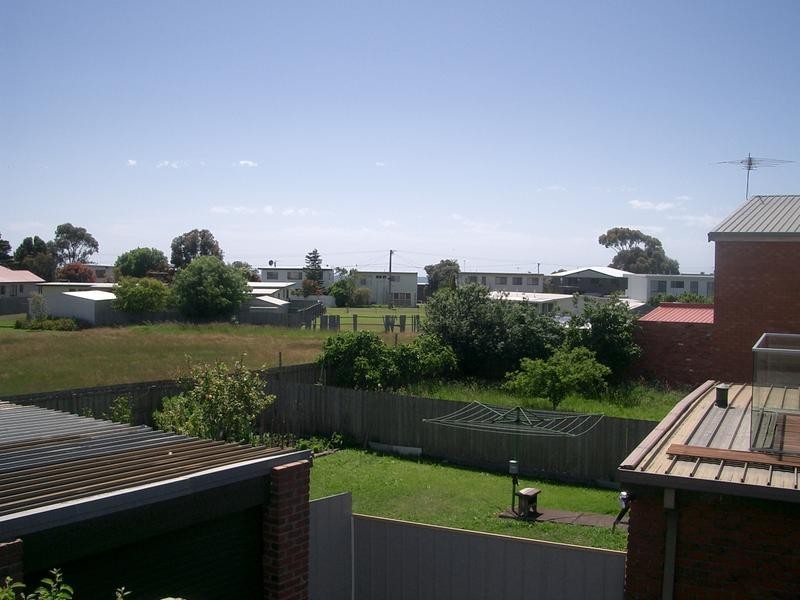 11 Coach Road, Indented Head VIC 3223