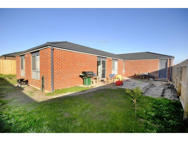 2 Seahorse Court, Indented Head VIC 3223