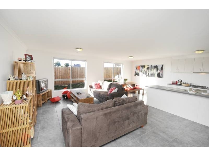 2 Seahorse Court, Indented Head VIC 3223