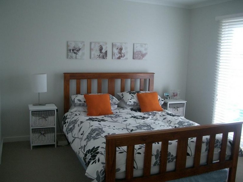 4 Adam, Indented Head VIC 3223