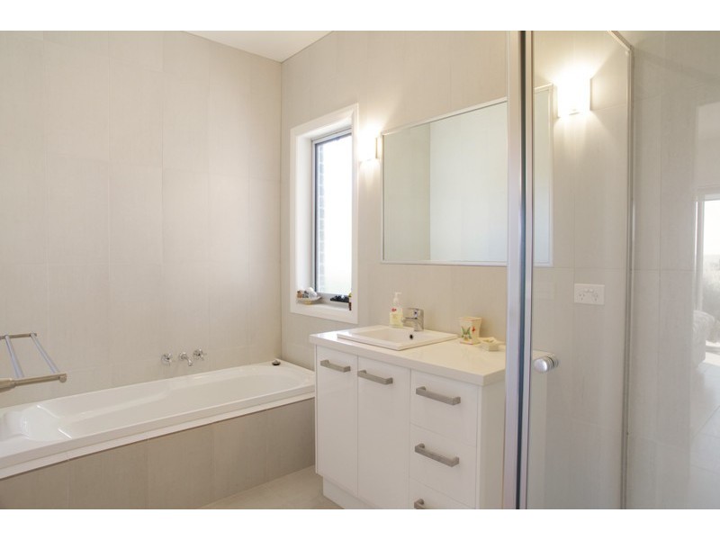 2/35 The Esplanade, Portarlington VIC 3223