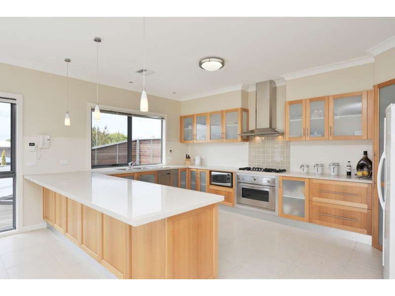 6 Yacht Court, Indented Head VIC 3223