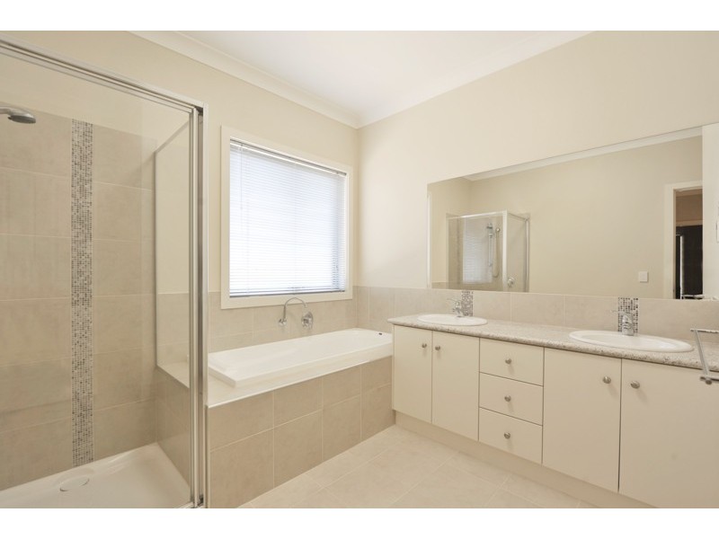 6 Yacht Court, Indented Head VIC 3223