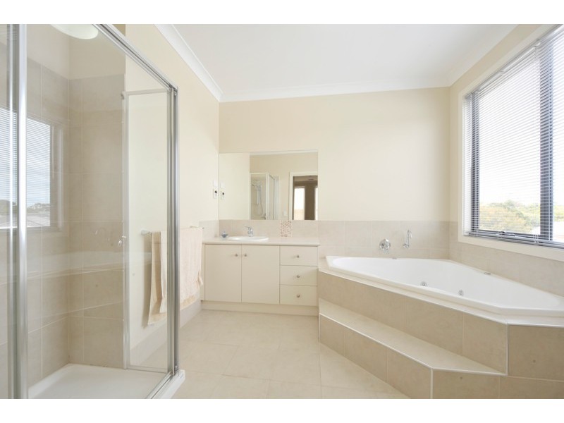 6 Yacht Court, Indented Head VIC 3223