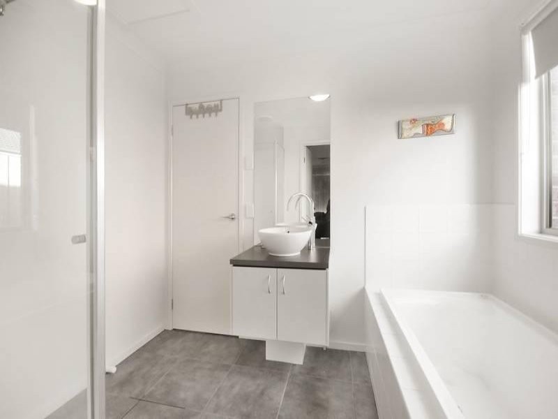 2 Seahorse Court, Indented Head VIC 3223