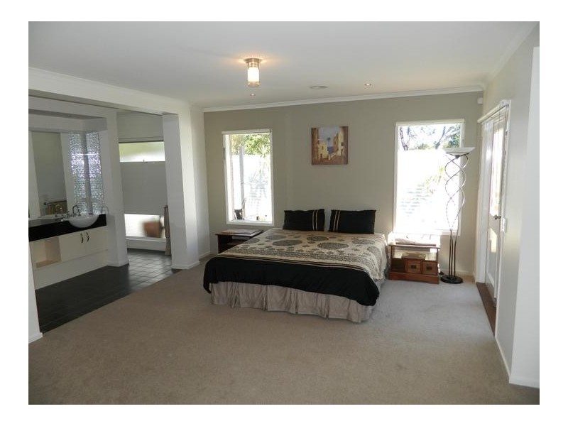 33 Glenrana Drive, Indented Head VIC 3223