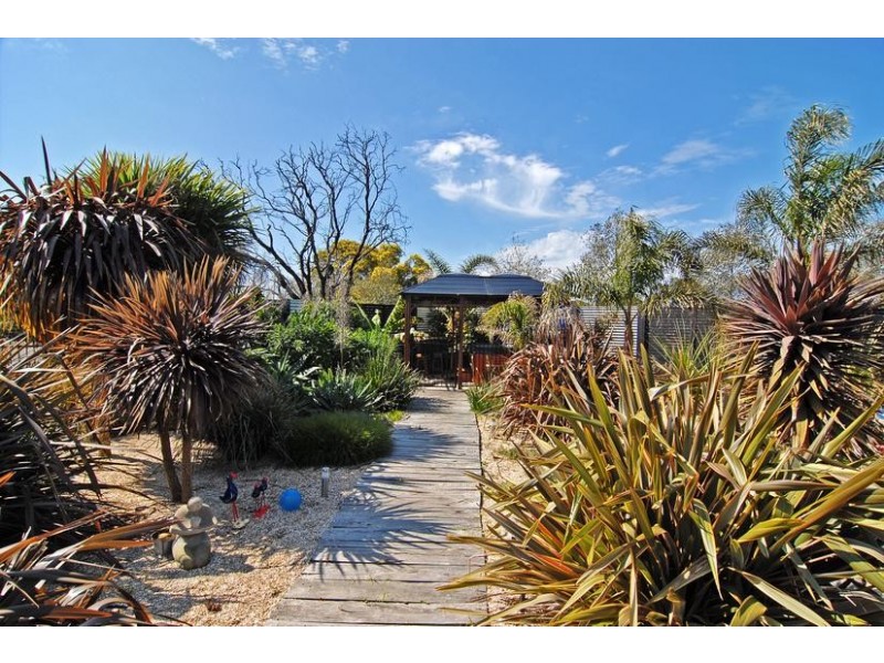 33 Glenrana Drive, Indented Head VIC 3223