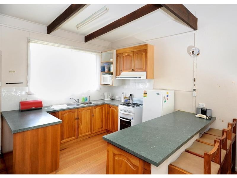 32 Swan Parade, St Leonards VIC 3223