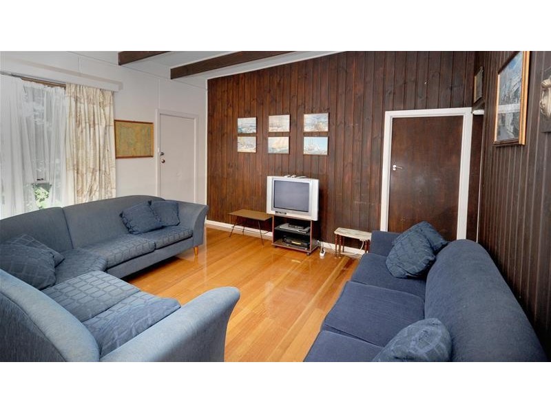 32 Swan Parade, St Leonards VIC 3223