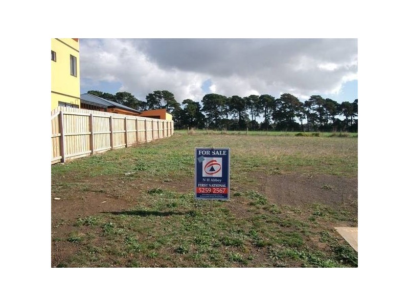 219 Pearl Bay Passage, St Leonards VIC 3223
